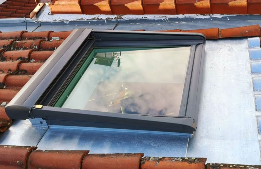 Fenêtre de toit Velux posé par SF Toiture