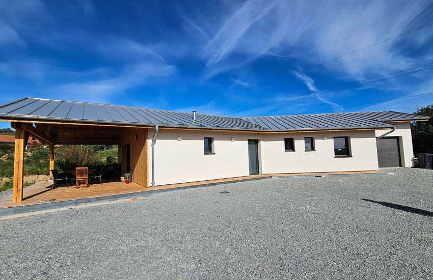 Une maison en bois écologique en ossature bois