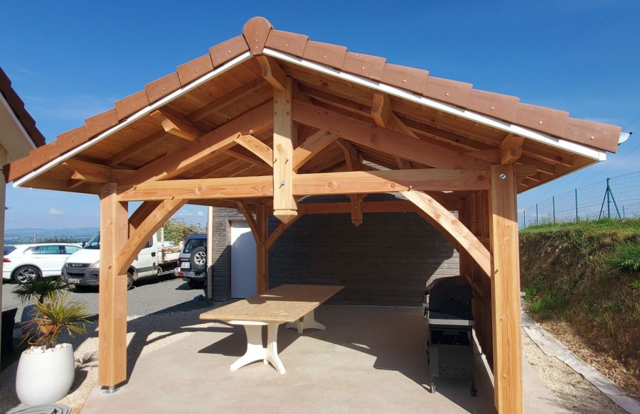Charpente traditionnelle en bois local
